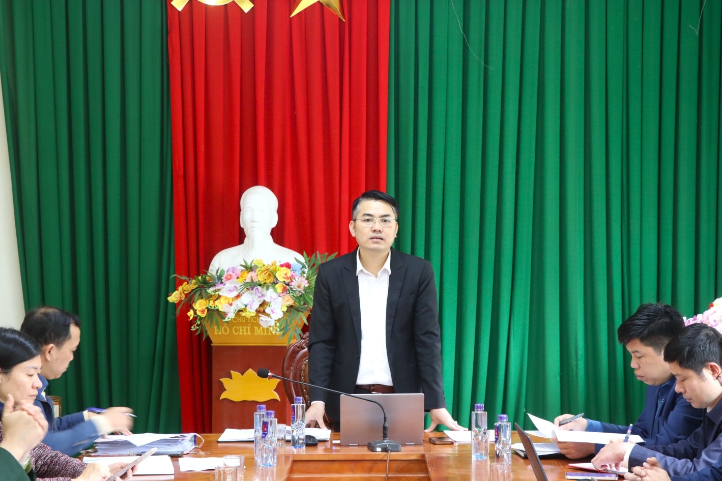 Anh-tin-bai